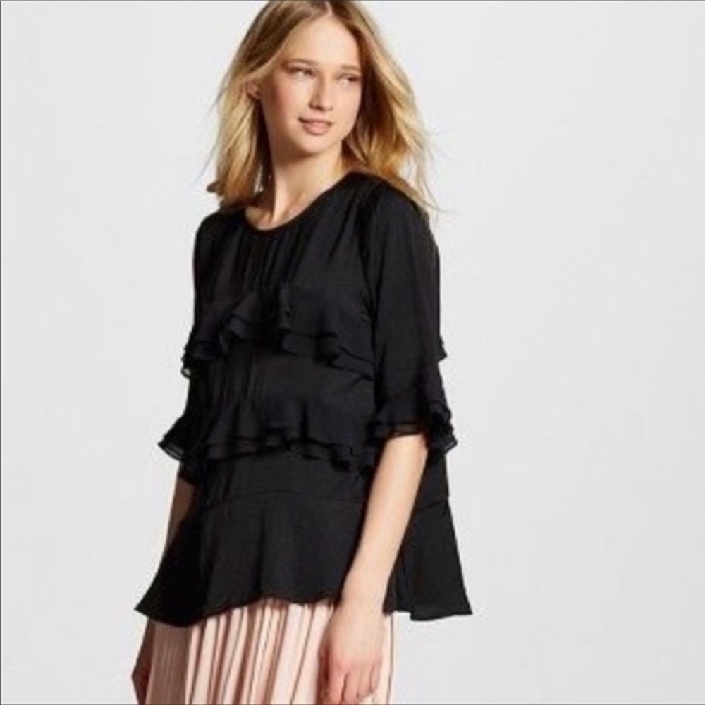 WHO WHAT WEAR Size S Black Tiered Ruffle Blouse